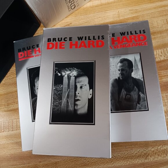 Die Hard Trilogy VHS Box Set 1996 Release THX Remaster McTiernan Action VTG Cult - Picture 7 of 9